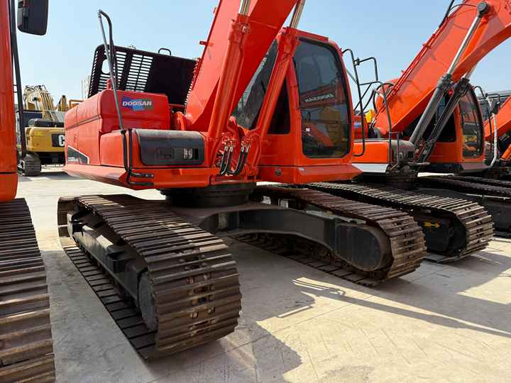Heavy-Duty Doosan DX225LC-9C Excavator for Mining & Construction - Well-Maintained, Warranty Included - حفار زحاف: صورة 3 Heavy-Duty Doosan DX225LC-9C Excavator for Mining & Construction - Well-Maintained, Warranty Included - حفار زحاف: صورة 3