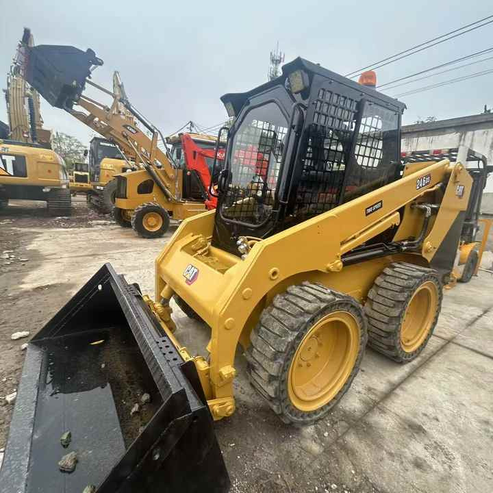 High Quality Used Cat 246D3 Excavator with Low Working Hoursand Best Price Used Cat 246D3 Machine with Cheap Price for Sale - شيول صغير: صورة 4 High Quality Used Cat 246D3 Excavator with Low Working Hoursand Best Price Used Cat 246D3 Machine with Cheap Price for Sale - شيول صغير: صورة 4