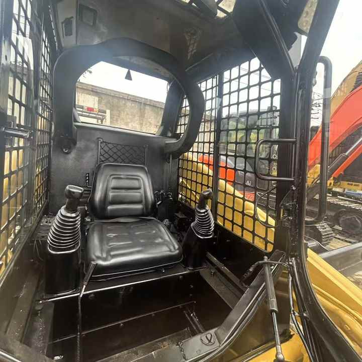 High Quality Used Cat 246D3 Excavator with Low Working Hoursand Best Price Used Cat 246D3 Machine with Cheap Price for Sale - شيول صغير: صورة 3 High Quality Used Cat 246D3 Excavator with Low Working Hoursand Best Price Used Cat 246D3 Machine with Cheap Price for Sale - شيول صغير: صورة 3