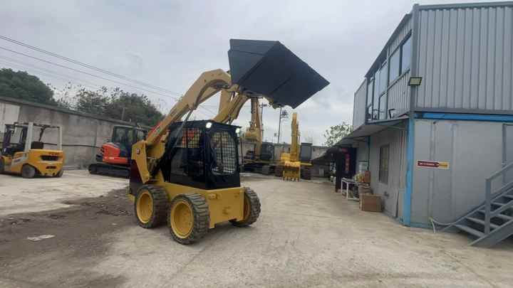 High Quality Used Cat 246D3 Excavator with Low Working Hoursand Best Price Used Cat 246D3 Machine with Cheap Price for Sale - شيول صغير: صورة 5 High Quality Used Cat 246D3 Excavator with Low Working Hoursand Best Price Used Cat 246D3 Machine with Cheap Price for Sale - شيول صغير: صورة 5