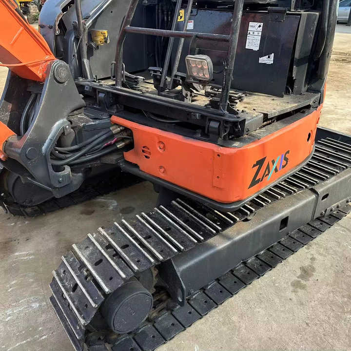 Mini 3-Ton Excavator used Hitachi ZX30 excavator with Excellent Performance and Low Price for sale! - حفارة: صورة 1 Mini 3-Ton Excavator used Hitachi ZX30 excavator with Excellent Performance and Low Price for sale! - حفارة: صورة 1