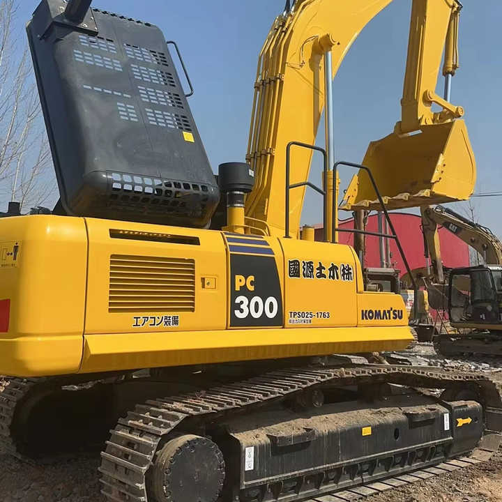 Nice Performance komatsu Pc300-7 Excavator Second Hand 30 Ton Construction Equipment Komatsu Excavator in Stock for Sale - حفار زحاف: صورة 1 Nice Performance komatsu Pc300-7 Excavator Second Hand 30 Ton Construction Equipment Komatsu Excavator in Stock for Sale - حفار زحاف: صورة 1