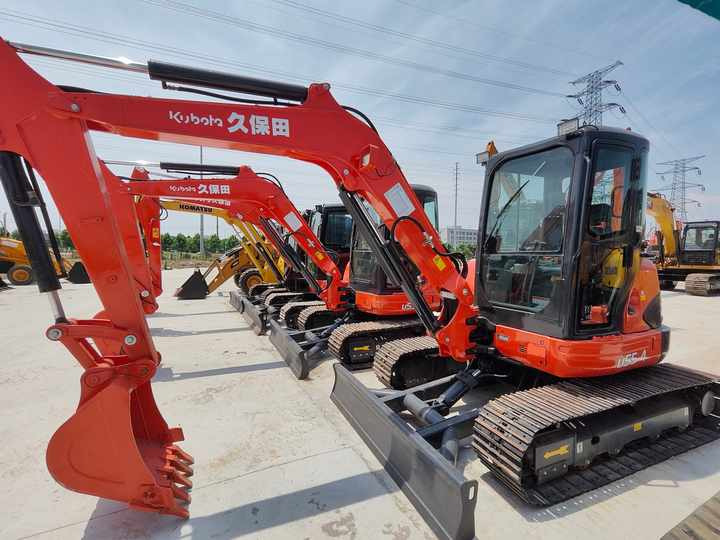 Perfect Condition Kubota U55-4 Japan Brand Mini Excavator with Pusher for Sale 90% Brand New Mini Kubota U25 35 55 5tons - حفارة: صورة 5 Perfect Condition Kubota U55-4 Japan Brand Mini Excavator with Pusher for Sale 90% Brand New Mini Kubota U25 35 55 5tons - حفارة: صورة 5