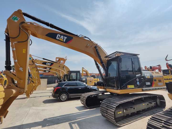 USED CAT 320 Excavator with Wide Track Shoe for Sale - حفار زحاف: صورة 2 USED CAT 320 Excavator with Wide Track Shoe for Sale - حفار زحاف: صورة 2