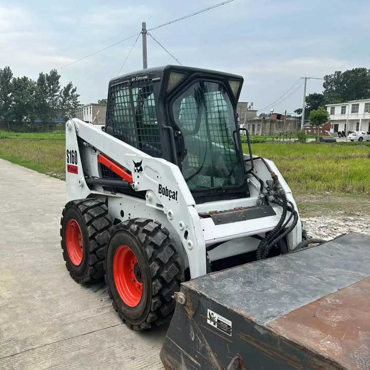 Used Bob Cat Bob Cat S160 Used Mini Skid Steer Wheel Loader Multifunctional Track Loaders Bobcat S160 2.7 Ton - اللودر بعجل: صورة 1 Used Bob Cat Bob Cat S160 Used Mini Skid Steer Wheel Loader Multifunctional Track Loaders Bobcat S160 2.7 Ton - اللودر بعجل: صورة 1