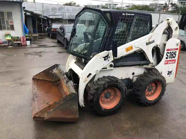 Used Bob Cat Bob Cat S185 Used Mini Skid Steer Wheel Loader Multifunctional Track Loaders Bobcat - اللودر بعجل: صورة 3 Used Bob Cat Bob Cat S185 Used Mini Skid Steer Wheel Loader Multifunctional Track Loaders Bobcat - اللودر بعجل: صورة 3