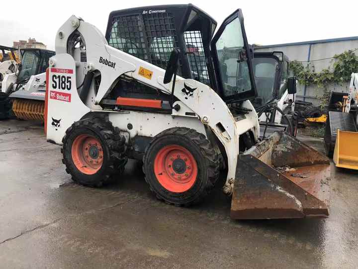 Used Bob Cat Bob Cat S185 Used Mini Skid Steer Wheel Loader Multifunctional Track Loaders Bobcat - اللودر بعجل: صورة 5 Used Bob Cat Bob Cat S185 Used Mini Skid Steer Wheel Loader Multifunctional Track Loaders Bobcat - اللودر بعجل: صورة 5