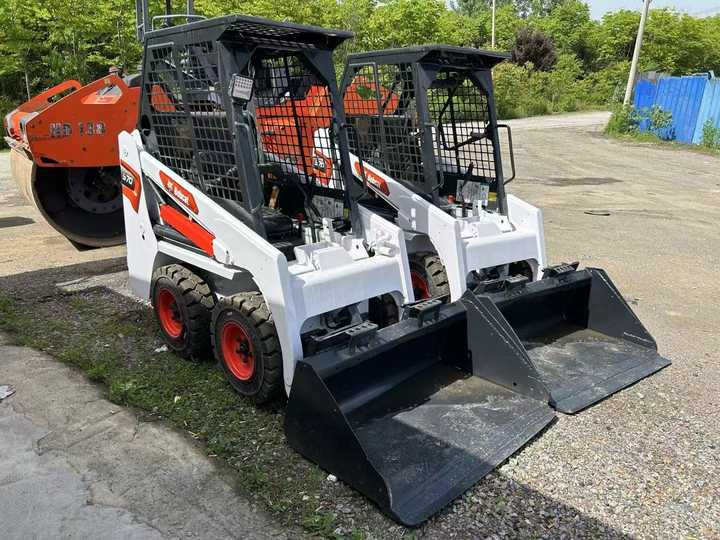 Used Bobcat S70 Skid Teer in Stock Good Condition bobcat S70 S160 185 300 330 Skid Steer for Sale - شيول صغير: صورة 3 Used Bobcat S70 Skid Teer in Stock Good Condition bobcat S70 S160 185 300 330 Skid Steer for Sale - شيول صغير: صورة 3