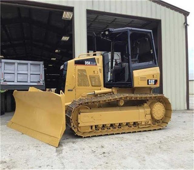 Used Cat D5k D5g D5 D5m D5h Crawler Bulldozer , CAT Bulldozer with Ripper , Original Cat Bulldozers - جرافة: صورة 5 Used Cat D5k D5g D5 D5m D5h Crawler Bulldozer , CAT Bulldozer with Ripper , Original Cat Bulldozers - جرافة: صورة 5