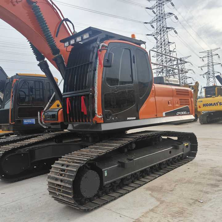 Used Digger DOOSAN DX300 Construction Machinery Construction Digger Used DOOSAN DX300 Cheap Excavator - حفار زحاف: صورة 4 Used Digger DOOSAN DX300 Construction Machinery Construction Digger Used DOOSAN DX300 Cheap Excavator - حفار زحاف: صورة 4