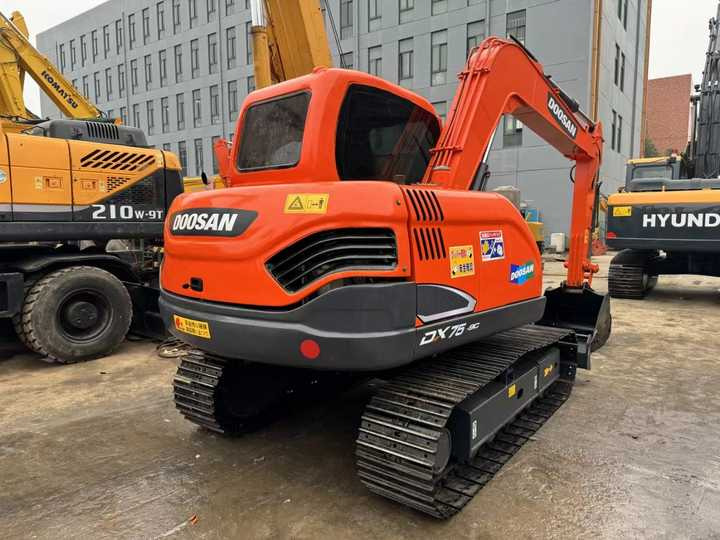 Used Digger DOOSAN DX75 Construction Machinery Construction Digger Used DOOSAN DX75 Cheap Excavator - حفار زحاف: صورة 2 Used Digger DOOSAN DX75 Construction Machinery Construction Digger Used DOOSAN DX75 Cheap Excavator - حفار زحاف: صورة 2