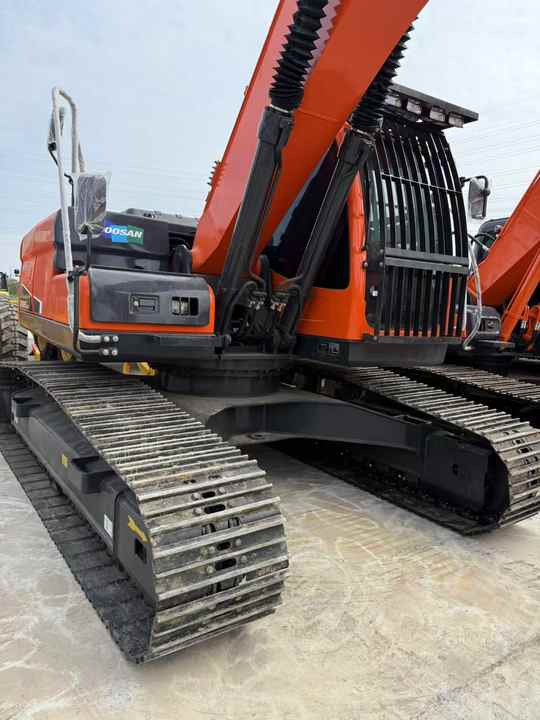 Used Digger Doosan DX225LC-9T Construction Machinery Construction Digger Used Doosan DX225LC-9T Cheap Excavator - حفار زحاف: صورة 3 Used Digger Doosan DX225LC-9T Construction Machinery Construction Digger Used Doosan DX225LC-9T Cheap Excavator - حفار زحاف: صورة 3