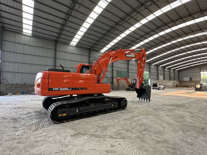 Used Digger Doosan DX225LC-9T Construction Machinery Construction Digger Used Doosan DX225LC-9T Cheap Excavator - حفار زحاف: صورة 5 Used Digger Doosan DX225LC-9T Construction Machinery Construction Digger Used Doosan DX225LC-9T Cheap Excavator - حفار زحاف: صورة 5