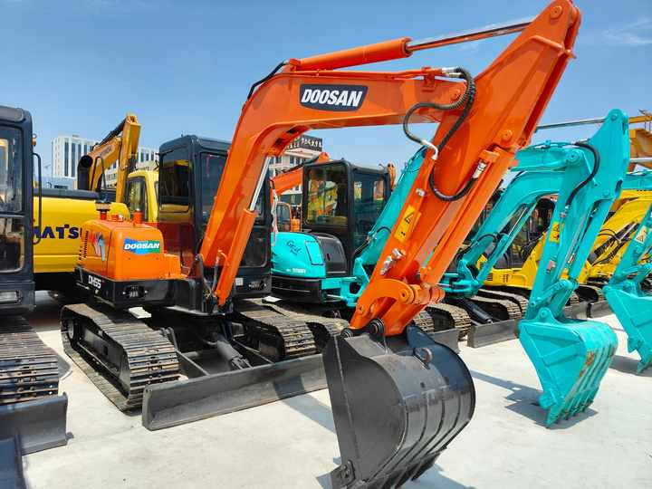 Used Digger Doosan Dh55 Construction Machinery Construction Digger Used Doosan Dh55 Cheap Excavator - حفار زحاف: صورة 4 Used Digger Doosan Dh55 Construction Machinery Construction Digger Used Doosan Dh55 Cheap Excavator - حفار زحاف: صورة 4