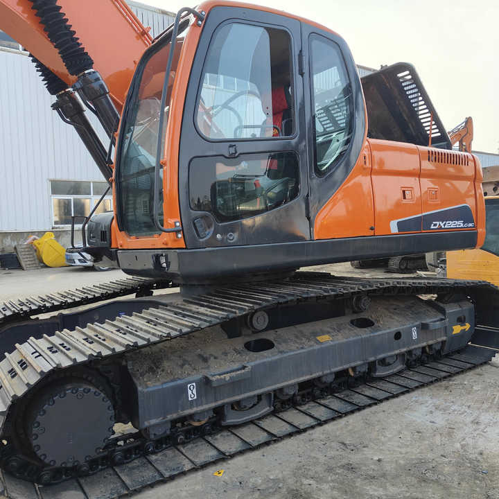 Used Excavator Doosan DX225LC-9 Excavators Mini Equipment Earth Moving Machinery Doosan Digger Excavator for Sale - حفار زحاف: صورة 2 Used Excavator Doosan DX225LC-9 Excavators Mini Equipment Earth Moving Machinery Doosan Digger Excavator for Sale - حفار زحاف: صورة 2