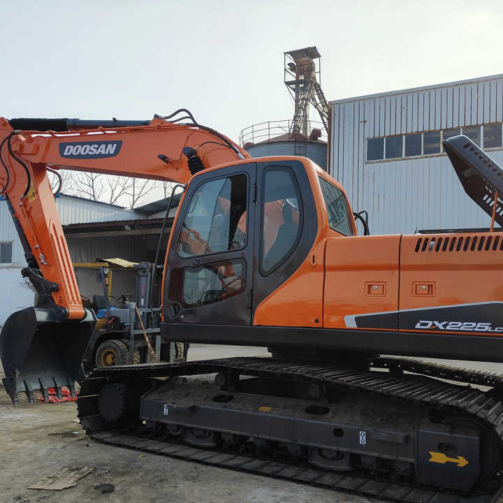 Used Excavator Doosan DX225LC-9 Excavators Mini Equipment Earth Moving Machinery Doosan Digger Excavator for Sale - حفار زحاف: صورة 3 Used Excavator Doosan DX225LC-9 Excavators Mini Equipment Earth Moving Machinery Doosan Digger Excavator for Sale - حفار زحاف: صورة 3