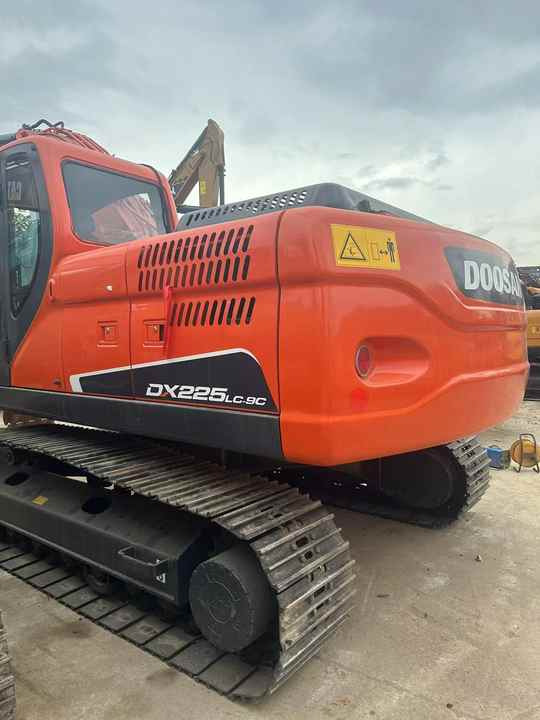 Used Excavator Doosan DX225LC-9 Excavators Mini Equipment Earth Moving Machinery Doosan Digger Excavator for Sale - حفار زحاف: صورة 4 Used Excavator Doosan DX225LC-9 Excavators Mini Equipment Earth Moving Machinery Doosan Digger Excavator for Sale - حفار زحاف: صورة 4