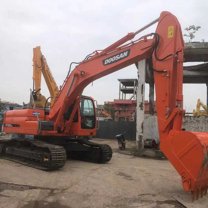 Used Excavator Doosan DX225LC Excavators Mini Equipment Earth Moving Machinery Doosan Digger Excavator for Sale - حفار زحاف: صورة 3 Used Excavator Doosan DX225LC Excavators Mini Equipment Earth Moving Machinery Doosan Digger Excavator for Sale - حفار زحاف: صورة 3