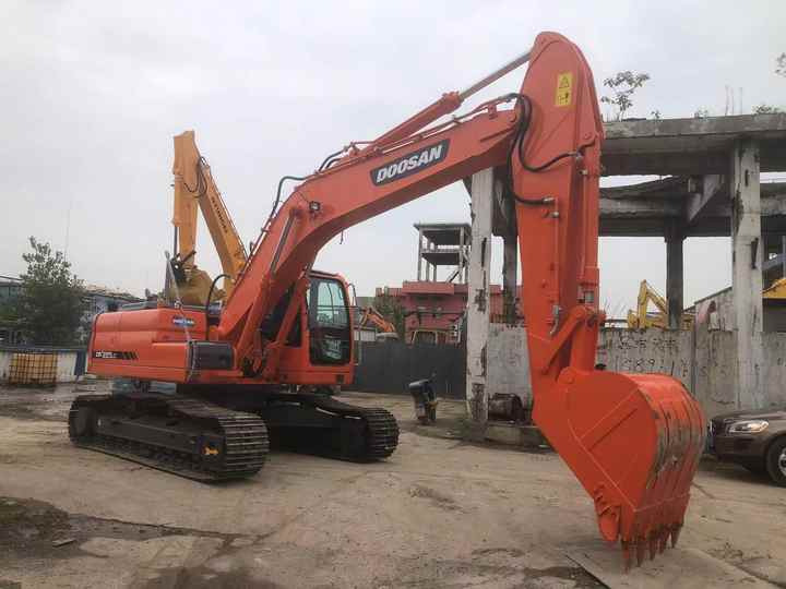 Used Excavator Doosan DX225LC Excavators Mini Equipment Earth Moving Machinery Doosan Digger Excavator for Sale - حفار زحاف: صورة 4 Used Excavator Doosan DX225LC Excavators Mini Equipment Earth Moving Machinery Doosan Digger Excavator for Sale - حفار زحاف: صورة 4