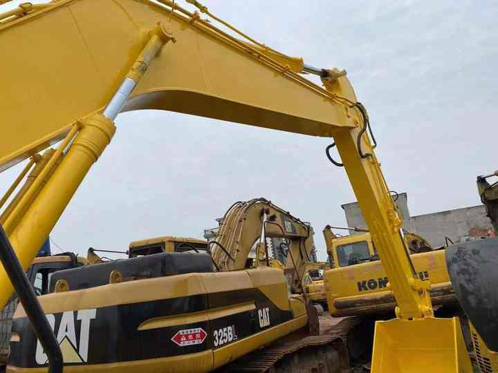 Used Good Quality Japan Original PC200-7 in Good Condition PC200-7 Komatsu - حفار زحاف: صورة 5 Used Good Quality Japan Original PC200-7 in Good Condition PC200-7 Komatsu - حفار زحاف: صورة 5