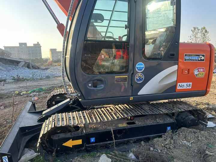 Used HITACHI ZX70 Model Mini Excavator Second Hand Machine Popular Brand Japan Hitachi Hydraulic Machinery - حفارة: صورة 5 Used HITACHI ZX70 Model Mini Excavator Second Hand Machine Popular Brand Japan Hitachi Hydraulic Machinery - حفارة: صورة 5