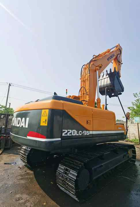 Used HYUNDAI R220-9S New Model Excavator Second Hand Machine Popular Brand Korean hyundai Hydraulic Machinery - حفار زحاف: صورة 5 Used HYUNDAI R220-9S New Model Excavator Second Hand Machine Popular Brand Korean hyundai Hydraulic Machinery - حفار زحاف: صورة 5