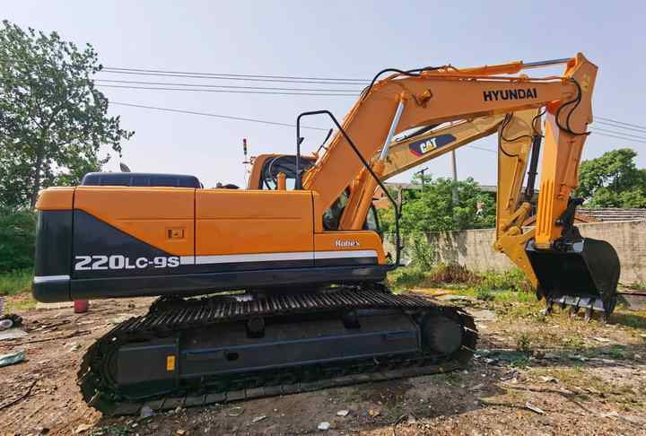 Used HYUNDAI R220-9S New Model Excavator Second Hand Machine Popular Brand Korean hyundai Hydraulic Machinery - حفار زحاف: صورة 4 Used HYUNDAI R220-9S New Model Excavator Second Hand Machine Popular Brand Korean hyundai Hydraulic Machinery - حفار زحاف: صورة 4