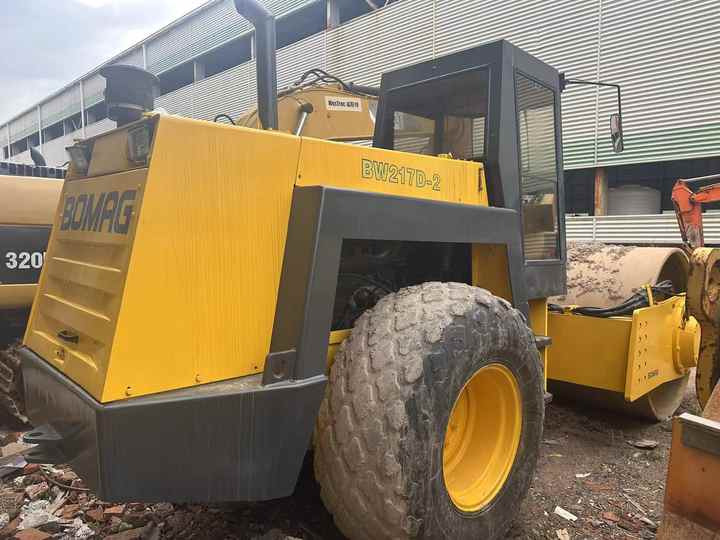 Used Heavy Construction Equipment BW217D Second Hand Road Rollers Used Machine Hot Sale - مدحلة ضاغطة: صورة 5 Used Heavy Construction Equipment BW217D Second Hand Road Rollers Used Machine Hot Sale - مدحلة ضاغطة: صورة 5