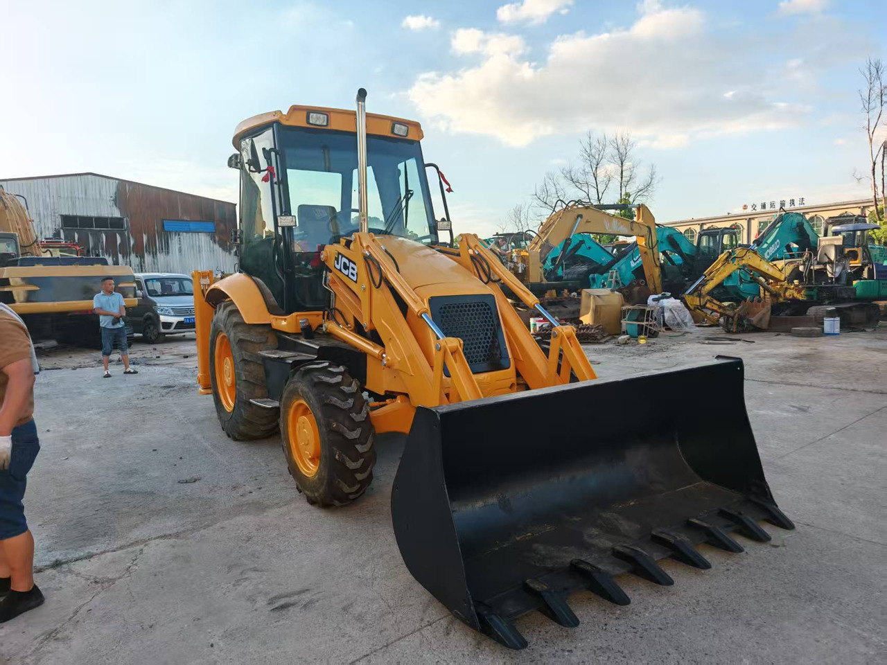Used Second-hand Backhoe JCB 3CX - آلات البناء: صورة 1 Used Second-hand Backhoe JCB 3CX - آلات البناء: صورة 1