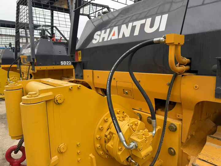 Used Shantui SD22 New Model Bulldozer Second Hand Machine Popular Brand Shantui Hydraulic Machinery - جرافة: صورة 5 Used Shantui SD22 New Model Bulldozer Second Hand Machine Popular Brand Shantui Hydraulic Machinery - جرافة: صورة 5