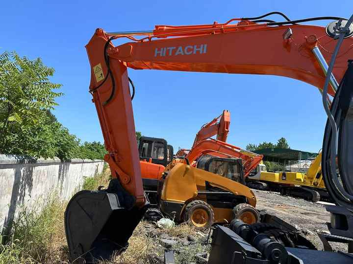 Used Wheel Excavator Hitachi ZX 130W Made in Japan 13tonHitachi Zx130w Wheel Excavator Price Used Hitachi Zx130 Excavator SALE - حفارة: صورة 3 Used Wheel Excavator Hitachi ZX 130W Made in Japan 13tonHitachi Zx130w Wheel Excavator Price Used Hitachi Zx130 Excavator SALE - حفارة: صورة 3
