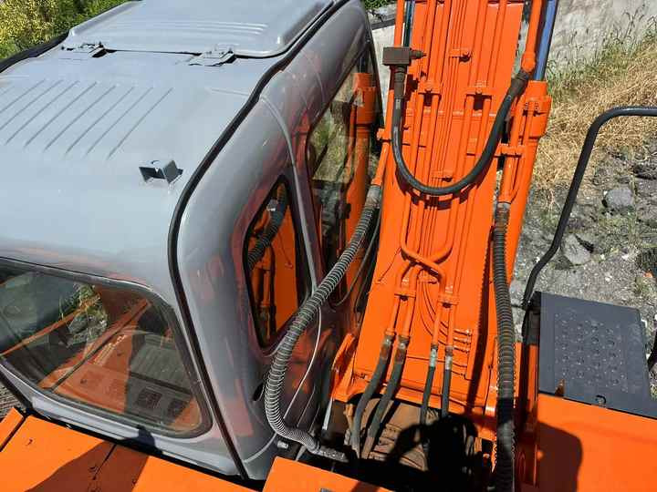 Used Wheel Excavator Hitachi ZX 130W Made in Japan 13tonHitachi Zx130w Wheel Excavator Price Used Hitachi Zx130 Excavator SALE - حفارة: صورة 5 Used Wheel Excavator Hitachi ZX 130W Made in Japan 13tonHitachi Zx130w Wheel Excavator Price Used Hitachi Zx130 Excavator SALE - حفارة: صورة 5
