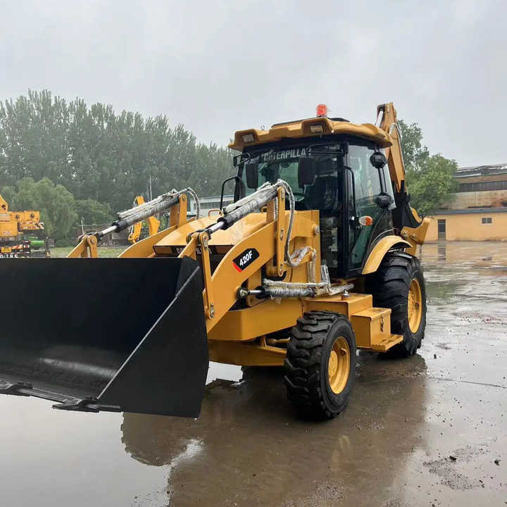 Used Wheel Loader CAT420F Caterpillar 420F Construction Machinery Mini Wheel Skid Steer Loader in Stock - اللودر بعجل: صورة 1 Used Wheel Loader CAT420F Caterpillar 420F Construction Machinery Mini Wheel Skid Steer Loader in Stock - اللودر بعجل: صورة 1