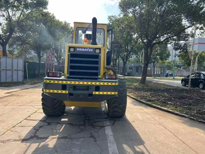 Used komatsu Wa320-3 Wheel Loader Second Hand Machine Popular Brand komatsu Hydraulic Machinery - اللودر بعجل: صورة 4 Used komatsu Wa320-3 Wheel Loader Second Hand Machine Popular Brand komatsu Hydraulic Machinery - اللودر بعجل: صورة 4