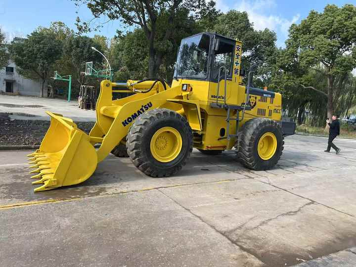 Used komatsu Wa320-3 Wheel Loader Second Hand Machine Popular Brand komatsu Hydraulic Machinery - اللودر بعجل: صورة 5 Used komatsu Wa320-3 Wheel Loader Second Hand Machine Popular Brand komatsu Hydraulic Machinery - اللودر بعجل: صورة 5