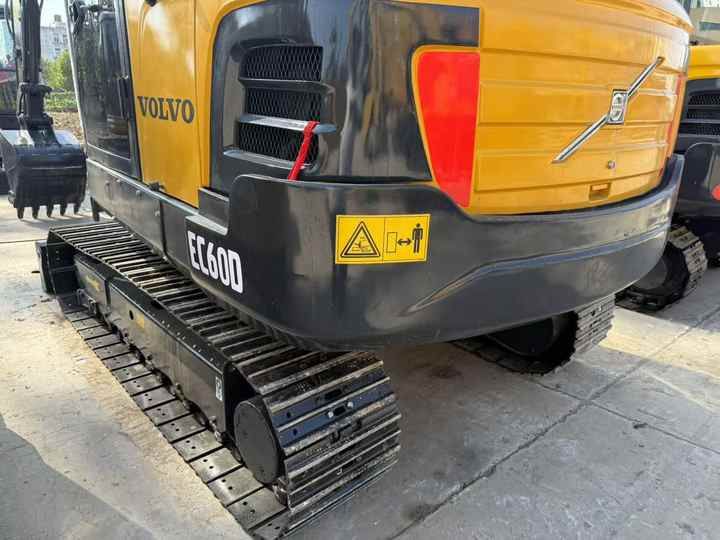 Used volvo Ec60 Mini 6tons Excavator in Stock for Sale Excellent Condition volvo Ec60 Ec140 Excavator Low Working Hours - حفارة: صورة 4 Used volvo Ec60 Mini 6tons Excavator in Stock for Sale Excellent Condition volvo Ec60 Ec140 Excavator Low Working Hours - حفارة: صورة 4
