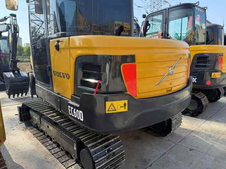 Used volvo Ec60 Mini 6tons Excavator in Stock for Sale Excellent Condition volvo Ec60 Ec140 Excavator Low Working Hours - حفارة: صورة 5 Used volvo Ec60 Mini 6tons Excavator in Stock for Sale Excellent Condition volvo Ec60 Ec140 Excavator Low Working Hours - حفارة: صورة 5
