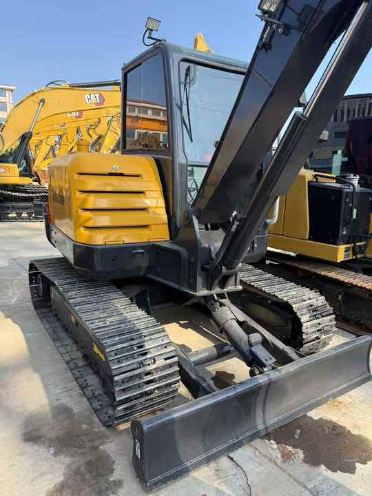Used volvo Ec60 Mini 6tons Excavator in Stock for Sale Excellent Condition volvo Ec60 Ec140 Excavator Low Working Hours - حفارة: صورة 2 Used volvo Ec60 Mini 6tons Excavator in Stock for Sale Excellent Condition volvo Ec60 Ec140 Excavator Low Working Hours - حفارة: صورة 2