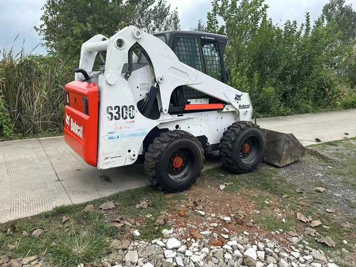 Very Good Machine Used Skid Wheel Loader Bobcat S300 for Sale - شيول صغير: صورة 2 Very Good Machine Used Skid Wheel Loader Bobcat S300 for Sale - شيول صغير: صورة 2