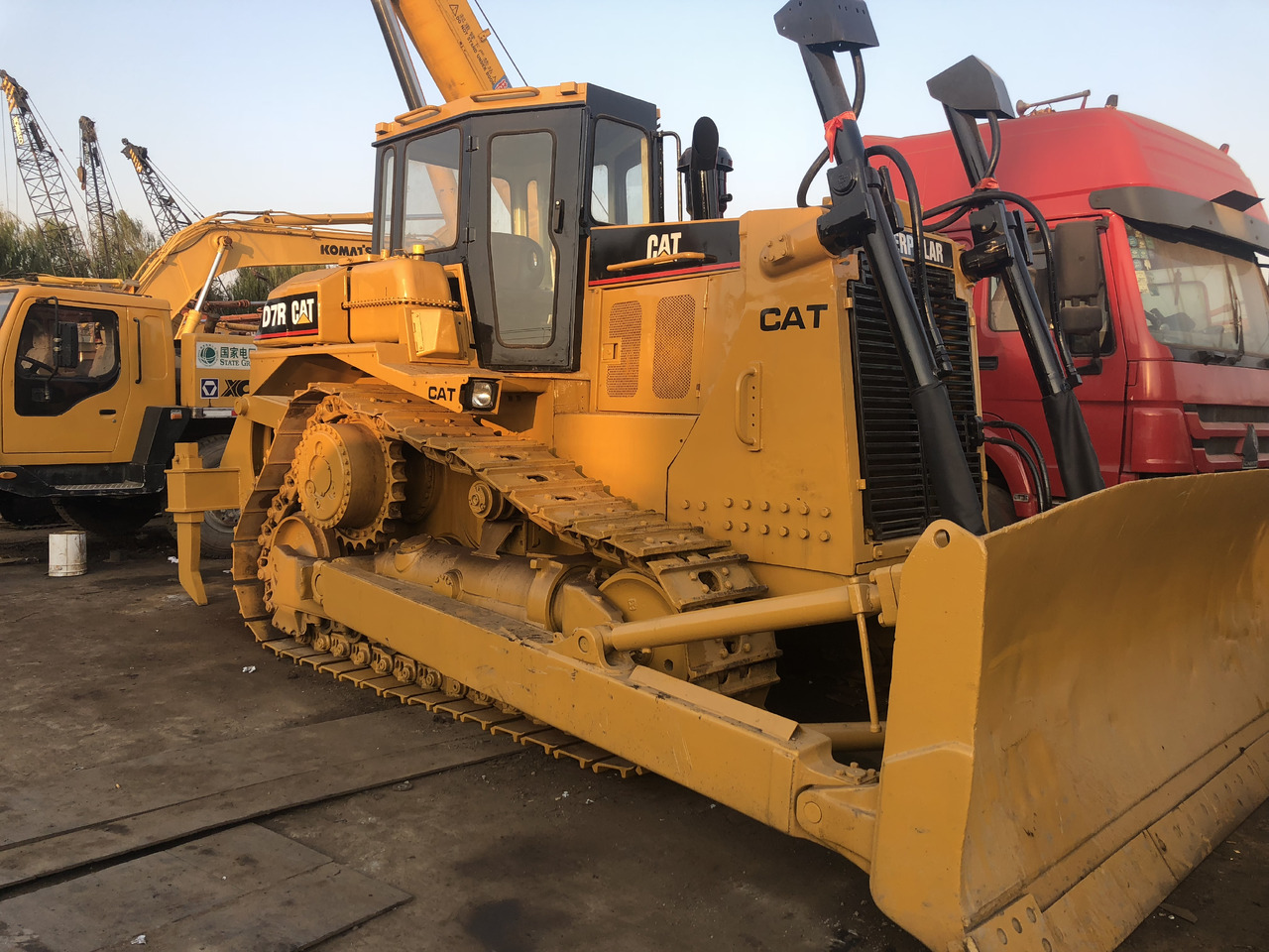Used bulldozer CAT D7R high quality hotsale - جرافة: صورة 2 Used bulldozer CAT D7R high quality hotsale - جرافة: صورة 2