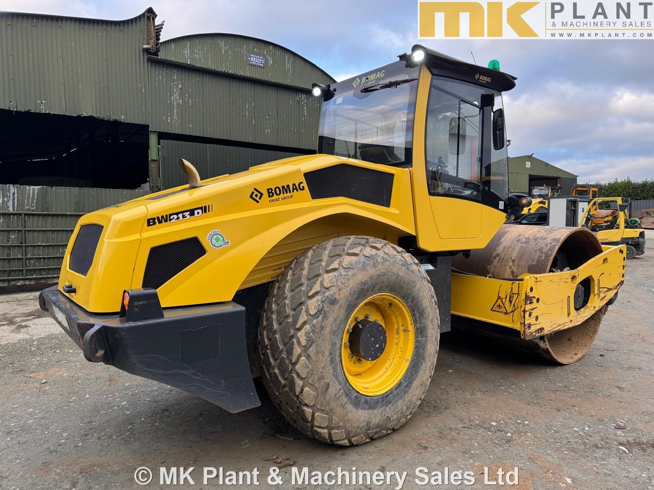 BOMAG BW213D-5 - مدحلة: صورة 4 BOMAG BW213D-5 - مدحلة: صورة 4