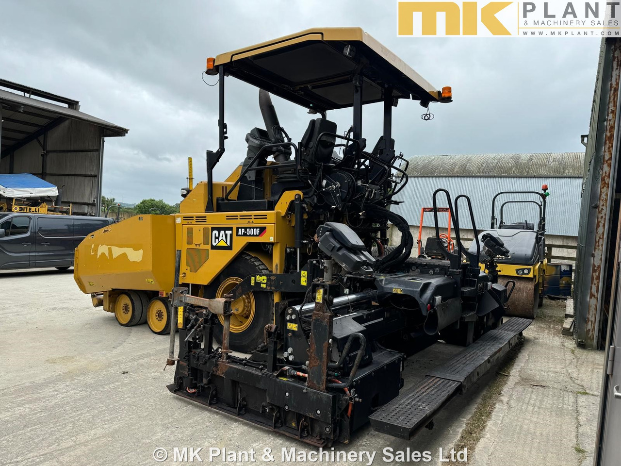 CATERPILLAR AP500F - مدادة الأسفلت: صورة 3 CATERPILLAR AP500F - مدادة الأسفلت: صورة 3