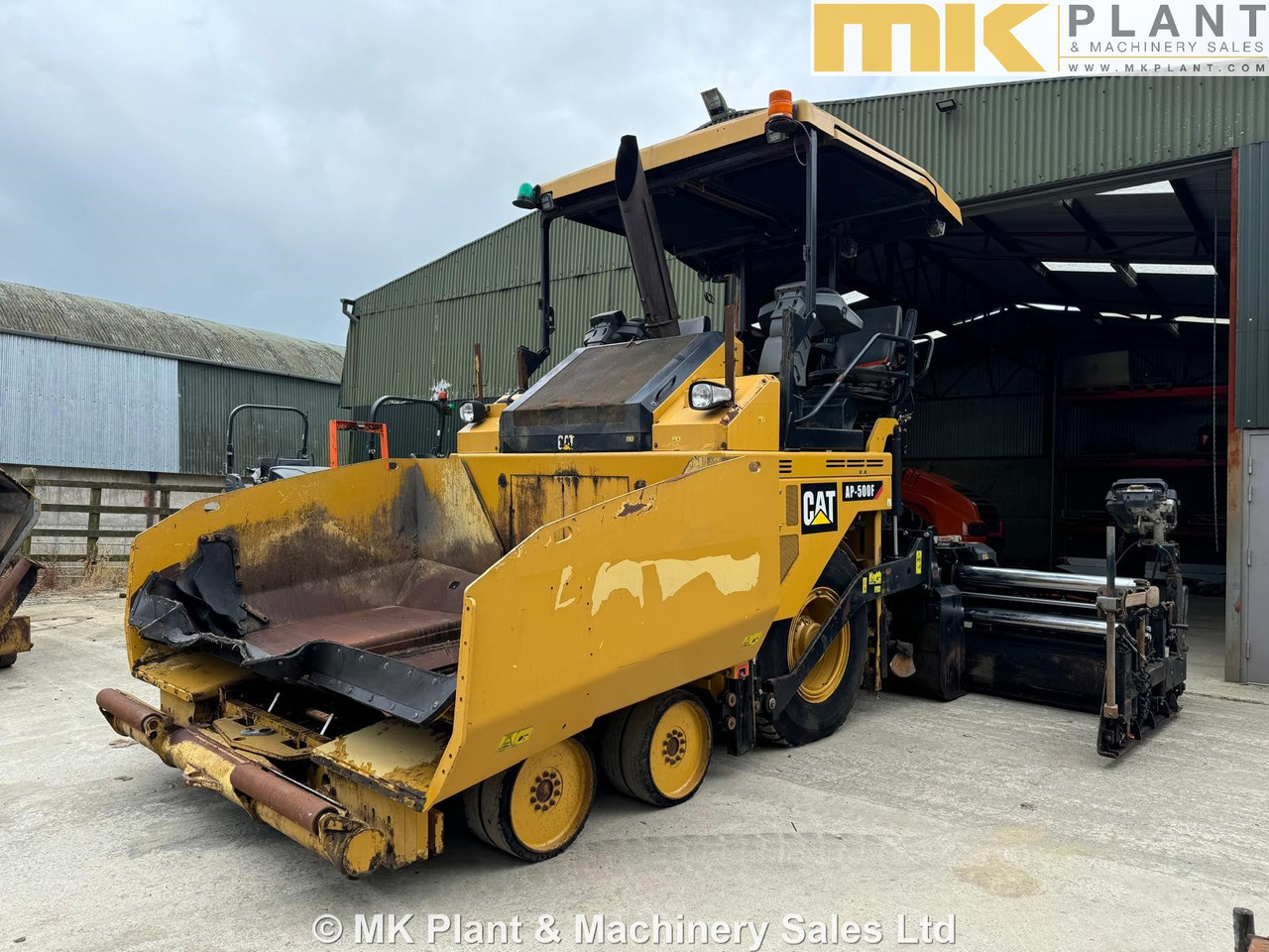 CATERPILLAR AP500F - مدادة الأسفلت: صورة 2 CATERPILLAR AP500F - مدادة الأسفلت: صورة 2