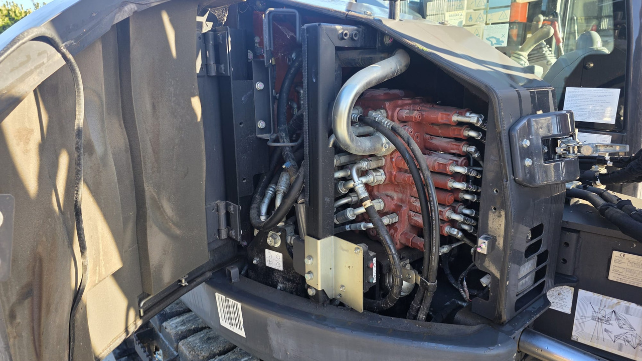 حفارة HITACHI ZX85USB-6: صورة 7