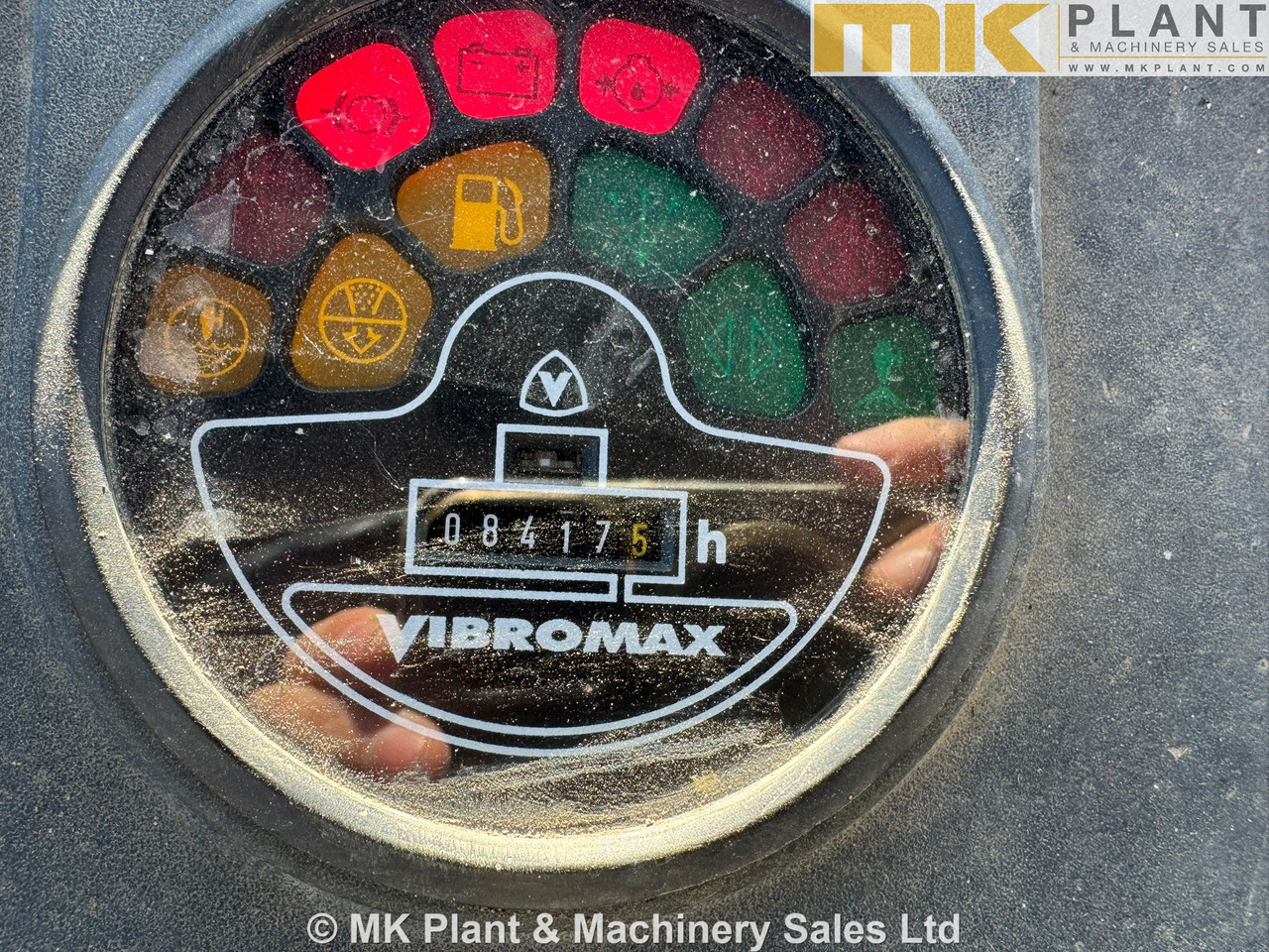 مدحلة JCB Vibromax VM146D: صورة 10