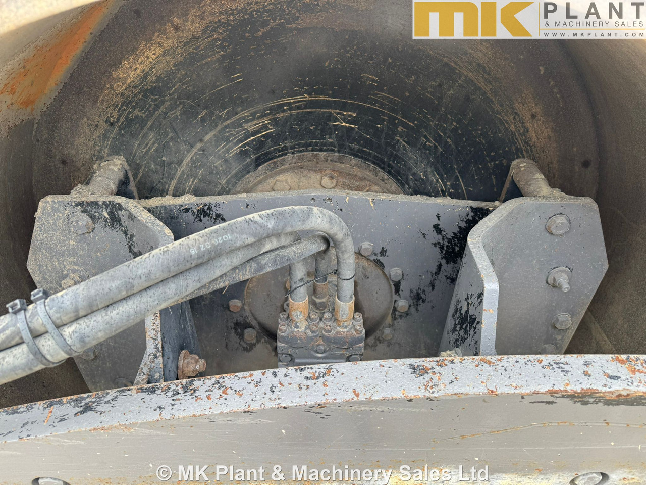 مدحلة JCB Vibromax VM146D: صورة 13