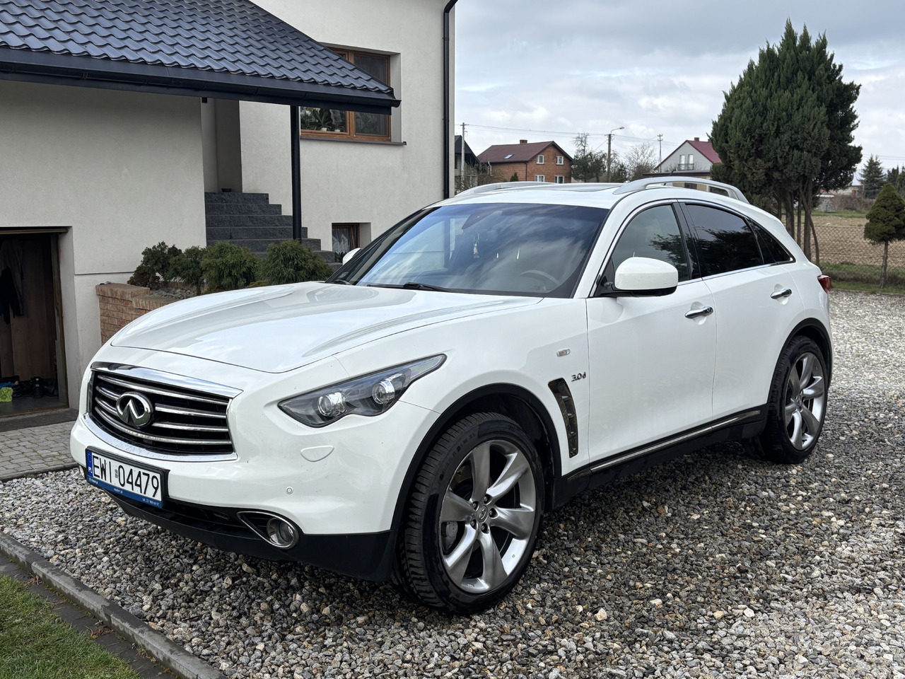 Infiniti QX70 FX30 Diesel V6 Euro6 - سيارة دفع رباعي: صورة 1 Infiniti QX70 FX30 Diesel V6 Euro6 - سيارة دفع رباعي: صورة 1