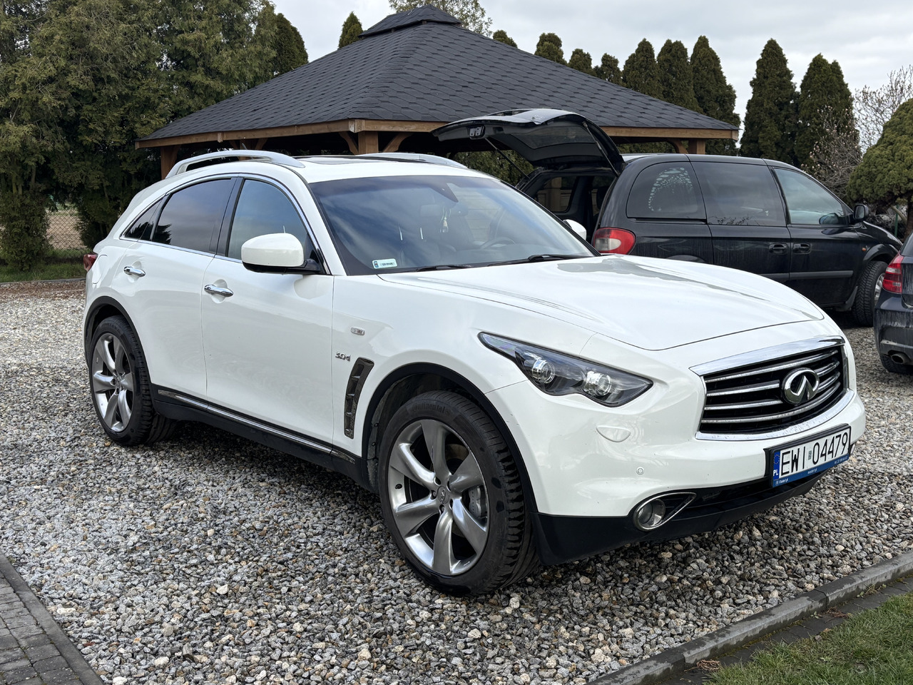 Infiniti QX70 FX30 Diesel V6 Euro6 - سيارة دفع رباعي: صورة 3 Infiniti QX70 FX30 Diesel V6 Euro6 - سيارة دفع رباعي: صورة 3