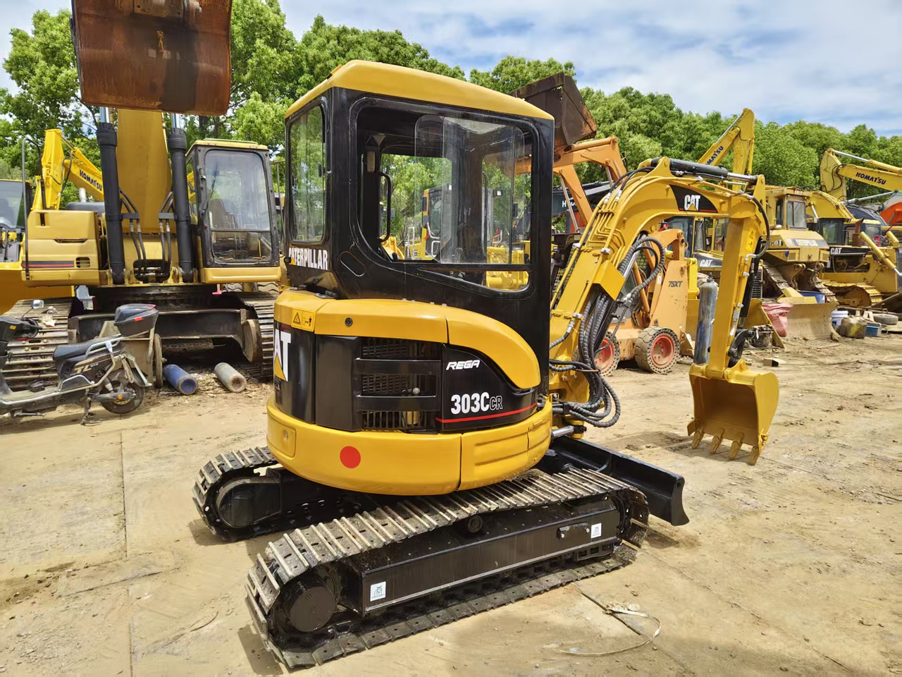 CATERPILLAR 303C - حفارة مُصَّغرة: صورة 3 CATERPILLAR 303C - حفارة مُصَّغرة: صورة 3