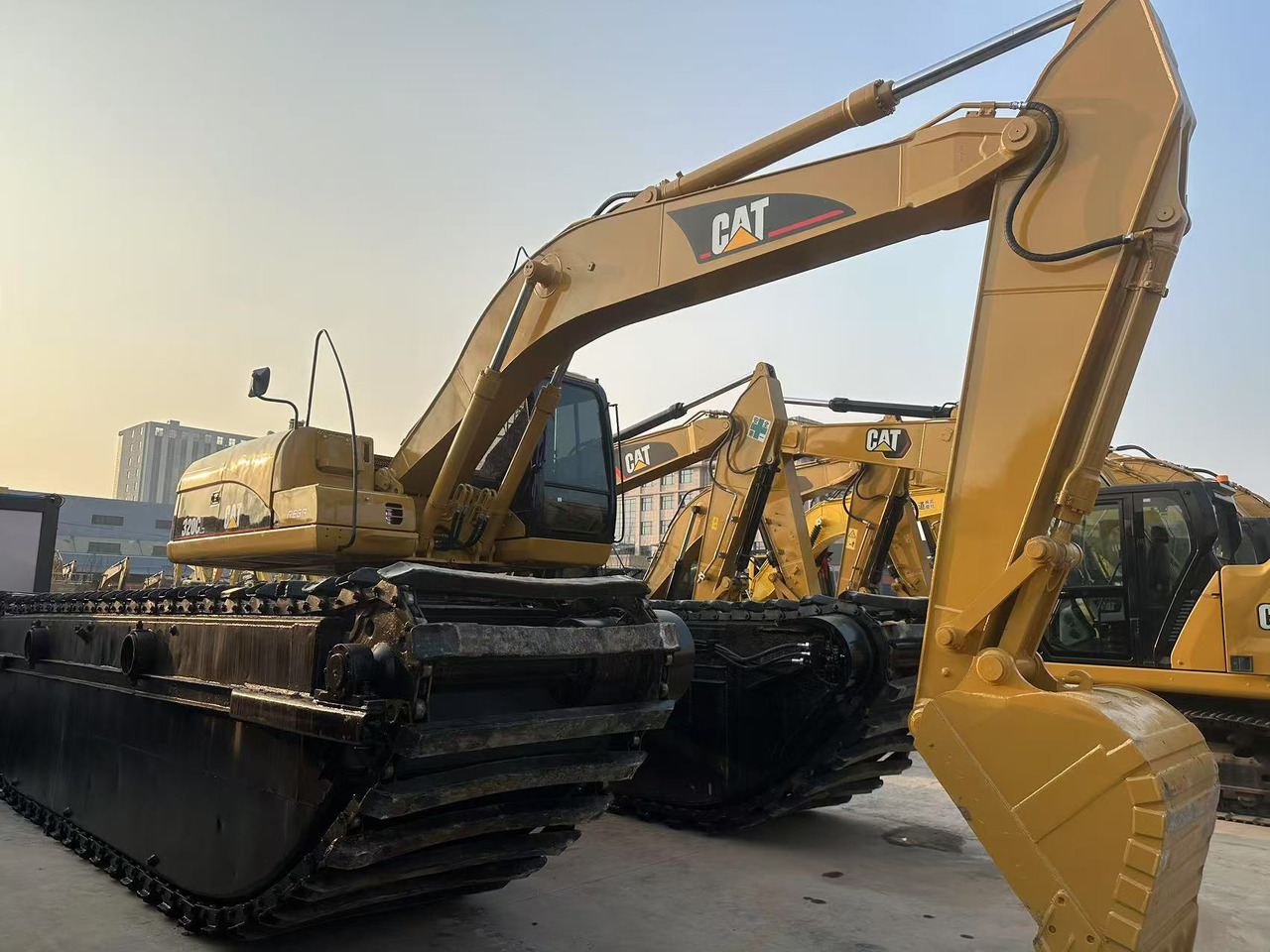 CATERPILLAR 320C Amphibious excavator - حفارة أفقية: صورة 4 CATERPILLAR 320C Amphibious excavator - حفارة أفقية: صورة 4